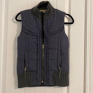 Women Gray Zipper Vest Sz Small Fashionable & Comfortable